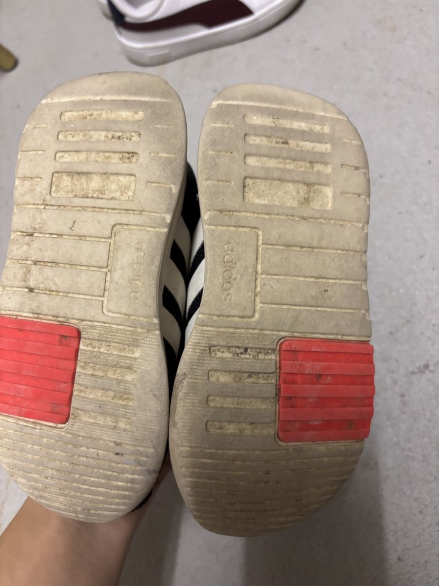 Adidas Scarpe per ragazzi: Adidas Gr 26 – Usato da Baar venduto da Ginasoskin 1