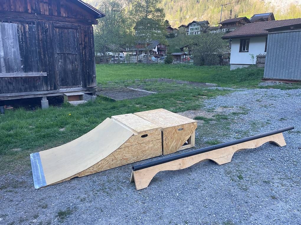 Modular kicker ramp, rail, quarter pipe for skating (Gebraucht) in ...