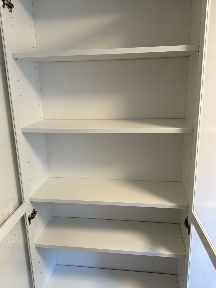 Scaffali: Ikea Billy mit Vitrinentüren – Usato da Zürich venduto da cla_6p6z 4