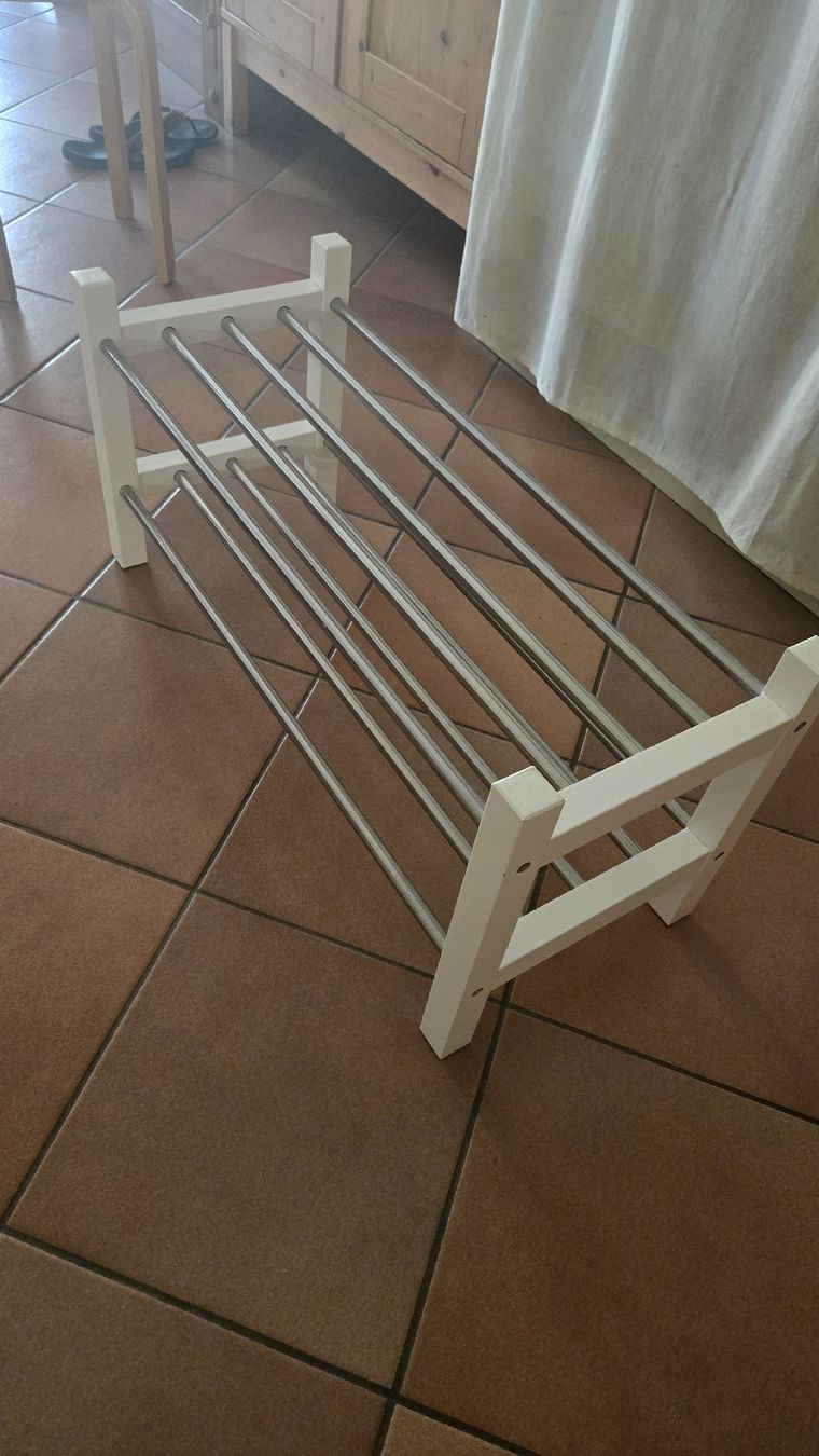Regale: Étagère à chaussures blanche barres en acier. – Gebraucht aus Essertines sur Rolle von essertines 1