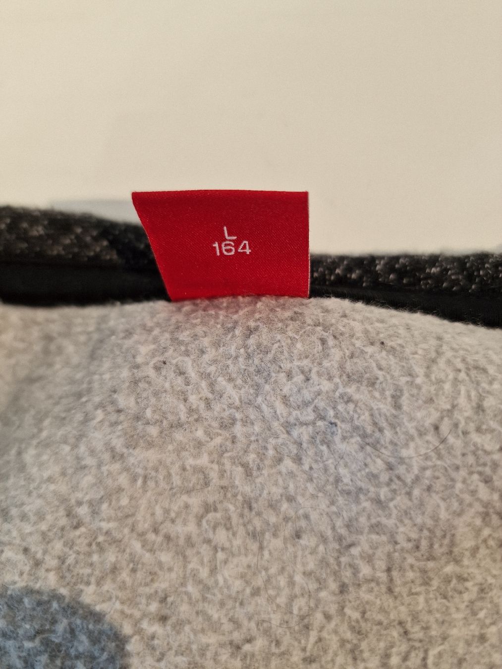 Maglioni & Felpe: S.Oliver Mädchen-Pullover Gr. 164 mit Sternen – Usato da St. Margrethen SG venduto da Goldig 5