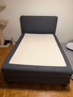 Bett mit Matratze