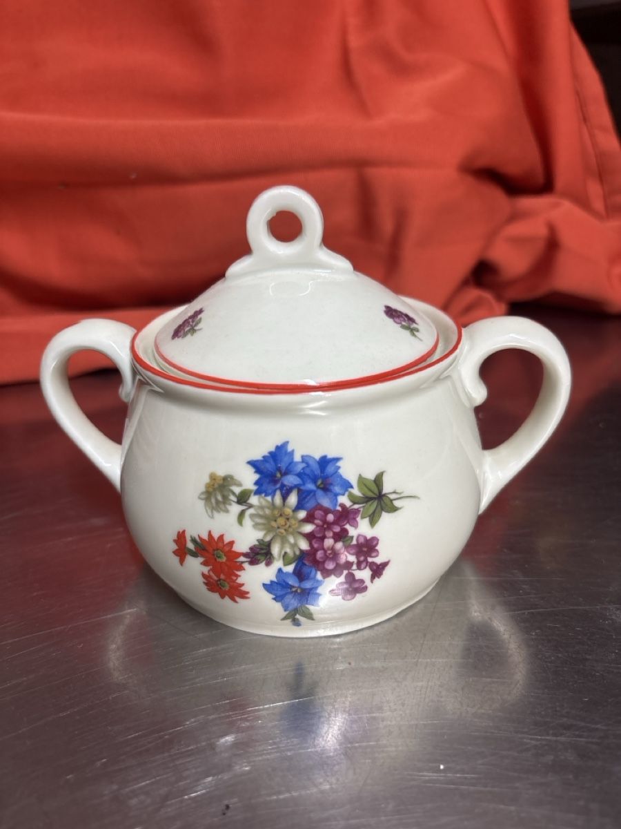 Set di piatti: Geschirr-Set mit Alpenblumen, 13 Teile – Usato da Lotzwil venduto da kie_fdq8 4