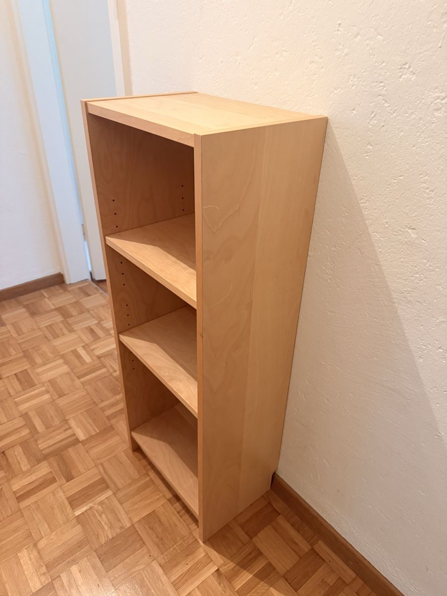 Regale: Helles Bücherregal mit 3 Fächern – Gebraucht aus Zürich von Drifa3 2
