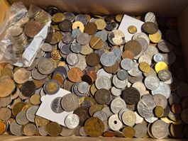 Grosse Sammlung mit 4.6 Kg. Münzen aus aller Welt