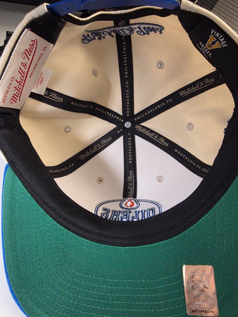 Mitchell & Ness Copricapi, berretti & cappellini: Cap Mitchell & Ness Original Fit Snapback Edmonton Oilers – Nuovo e nell'imballaggio originale da Mörigen venduto da Gadgeteer 3