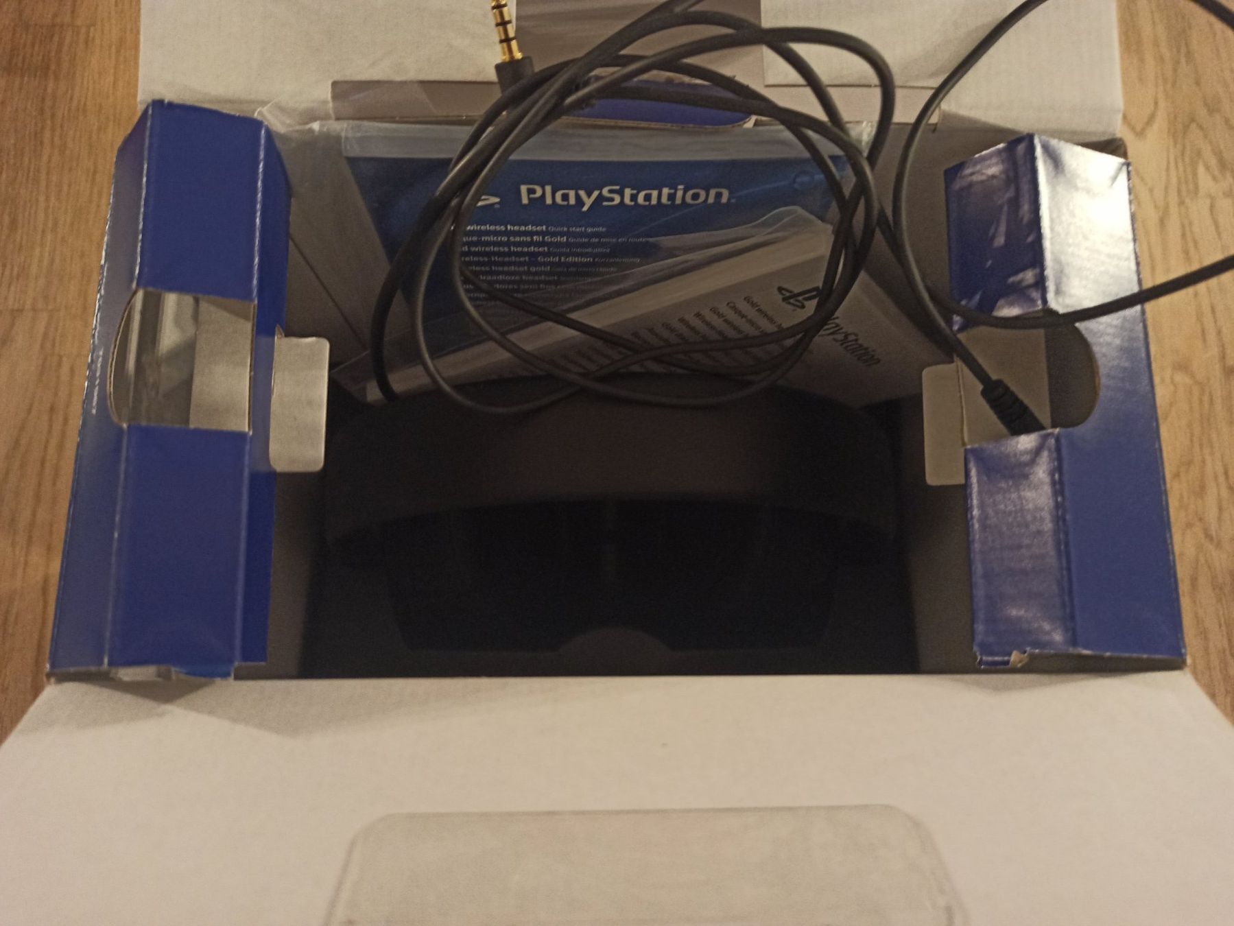 Sony Cuffie: Sony PlayStation Gold Wireless Headset PS4 – Usato da Oberweningen venduto da mar_87mx 9