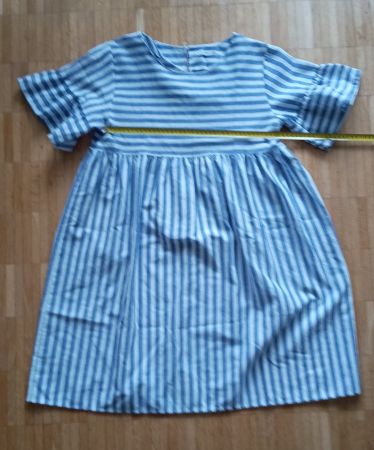 Sommerliches Kleid mit Streifen, Grösse S, Top Zustand!