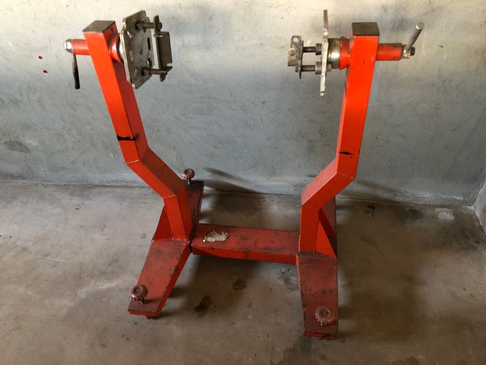 Motorhalter / Engine Stand (für Oldtimer Motoren) (Gebraucht) in Sutz ...