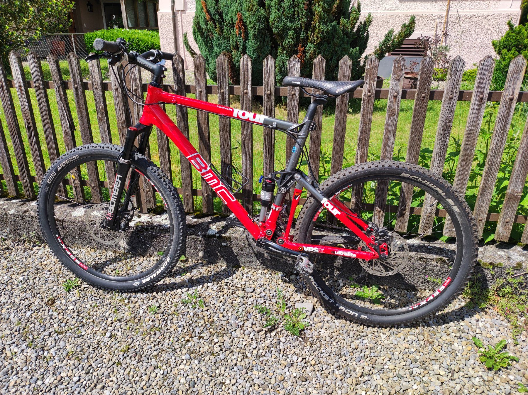 BMC Velos: BMC Fourstroke 04 Mountainbike Fully 21" – Gebraucht aus Bremgarten AG von