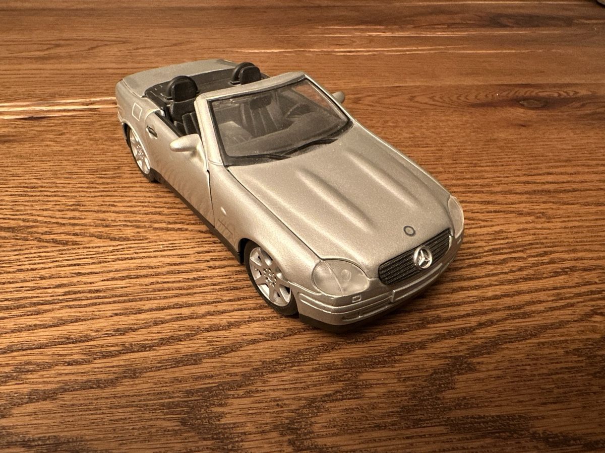 Mercedes-Benz Modellini d'auto: Mercedes SLK 230 1:24 – Usato da Liestal venduto da Tschopp77 1
