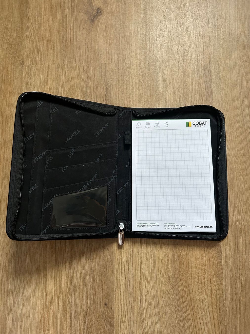Valigie & Borse: Porte-document en cuire A4 Gobat avec fermeture éclaire – Nuovo (secondo la descrizione) da Chevenez venduto da lou_79mn 1