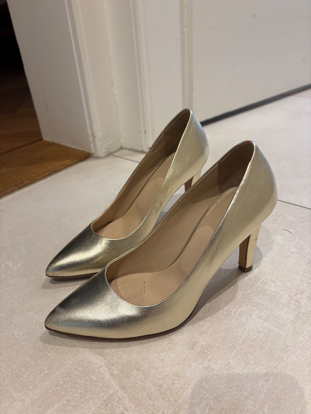 Navyboot Chaussures femmes: Pumps gold – D'occasion à Bern par mlmncln 1