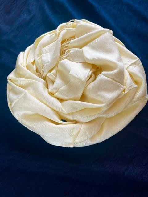 Foulard & Sciarpe: PASHMINA SCHAL - IVORY / ELFENBEIN – Nuovo (secondo la descrizione) da Honau venduto da sainj