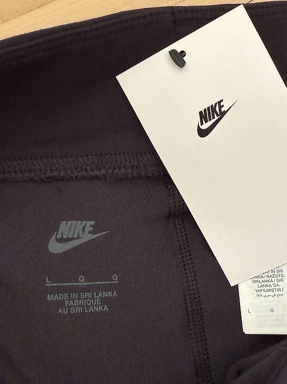 Leggings: Nike Leggins L Damen neu – Usato da Buchs AG venduto da Cres3 2
