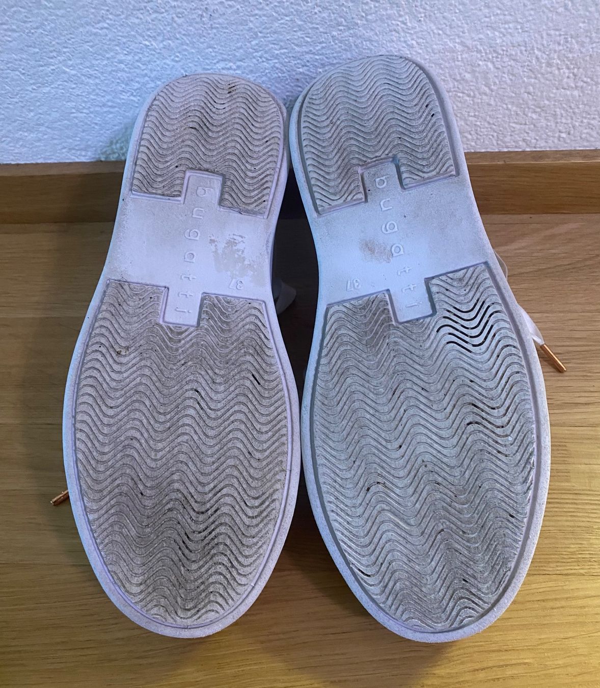Bugatti Damenschuhe: Bugatti Sneaker Gr.37 (super Zustand) – Gebraucht aus Herisau von Seyashop1 4