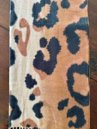 Leo-Print Schal