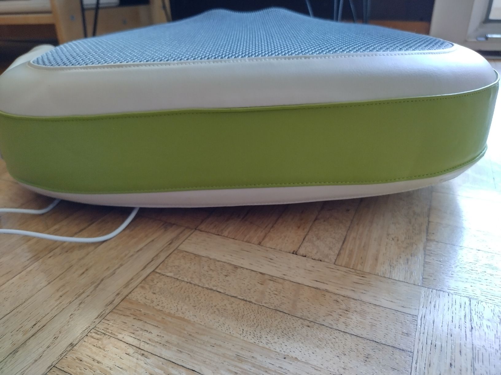 Dispositivi per massaggi: Coussin de massage chauffant Nature & Découverte – Usato da Mühleberg venduto da Eliboub 8
