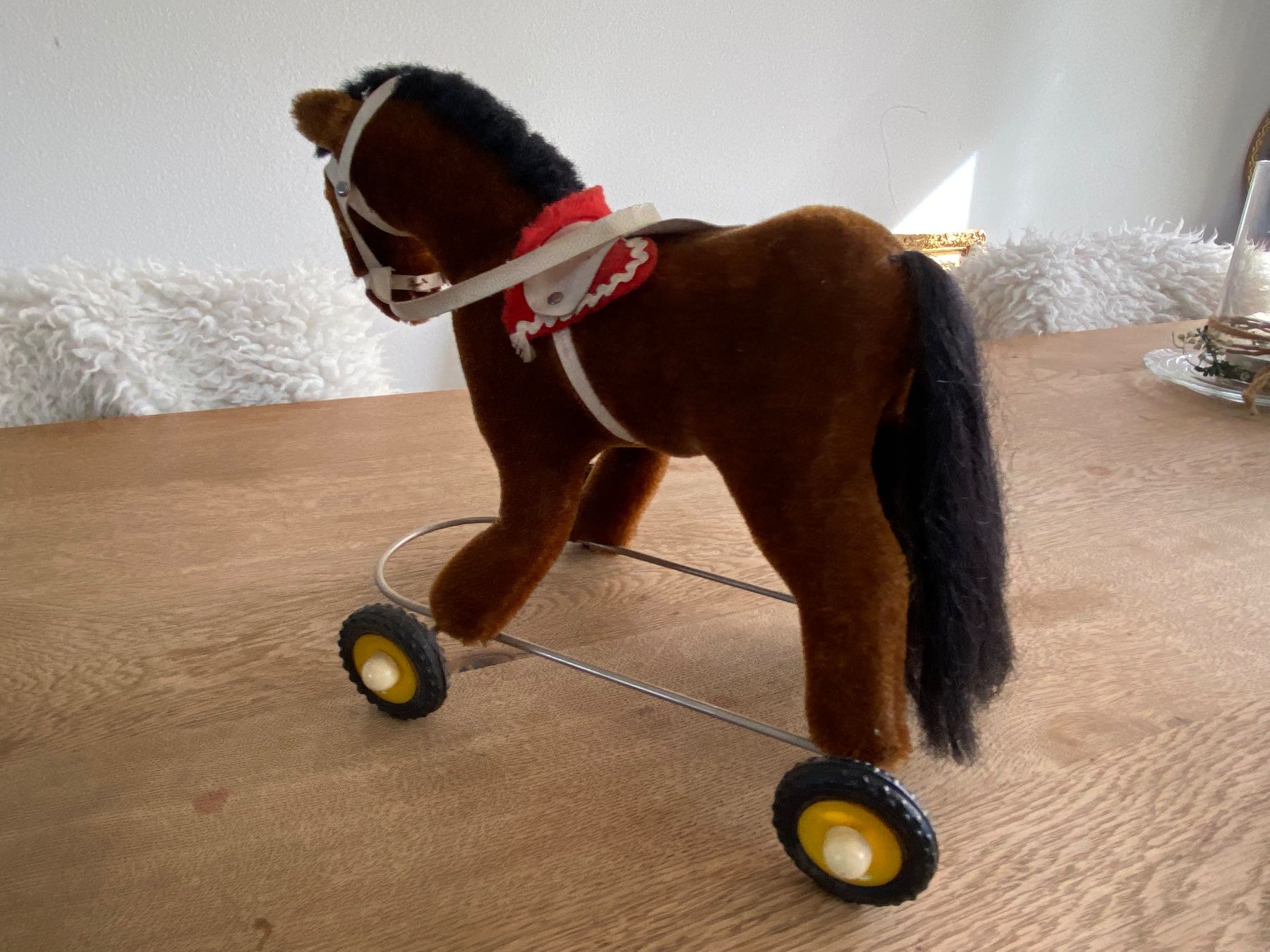 Giocattoli: Antikes Reitpferd auf Rollen - Original Spielzeug – Usato da Baar venduto da 001loulou 1