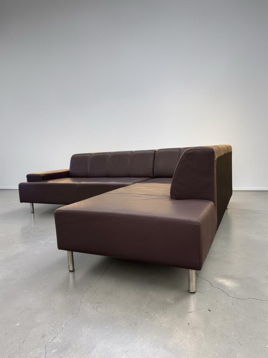Sofas: Ecksofa mit longchair aus violettem Echtleder – D'occasion à Fehraltorf par Sofalab.swiss 5