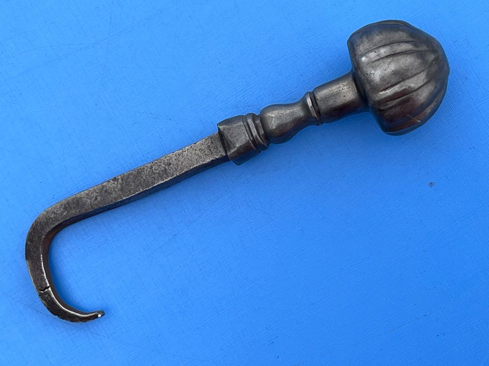 Voltogar Gartenkugel-Ständer Schmiedeeisen | Für 25-30 Cm Blickkugeln | Schmetterlings-Design