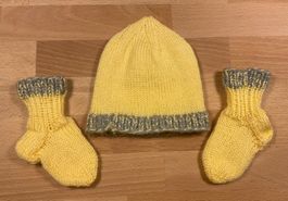 Babymütze & Söckli 💛 gelb/grau 🤍 - ab Geburt - im Set