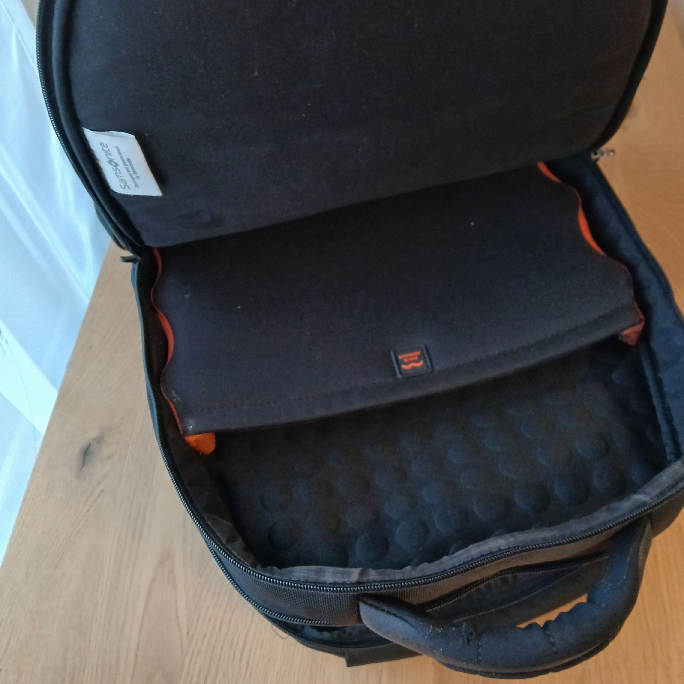 Samsonite Zaini: Samsonite Rucksack schwarz mit Laptopfach gebraucht – Usato da Frasnacht venduto da ale_g288 3