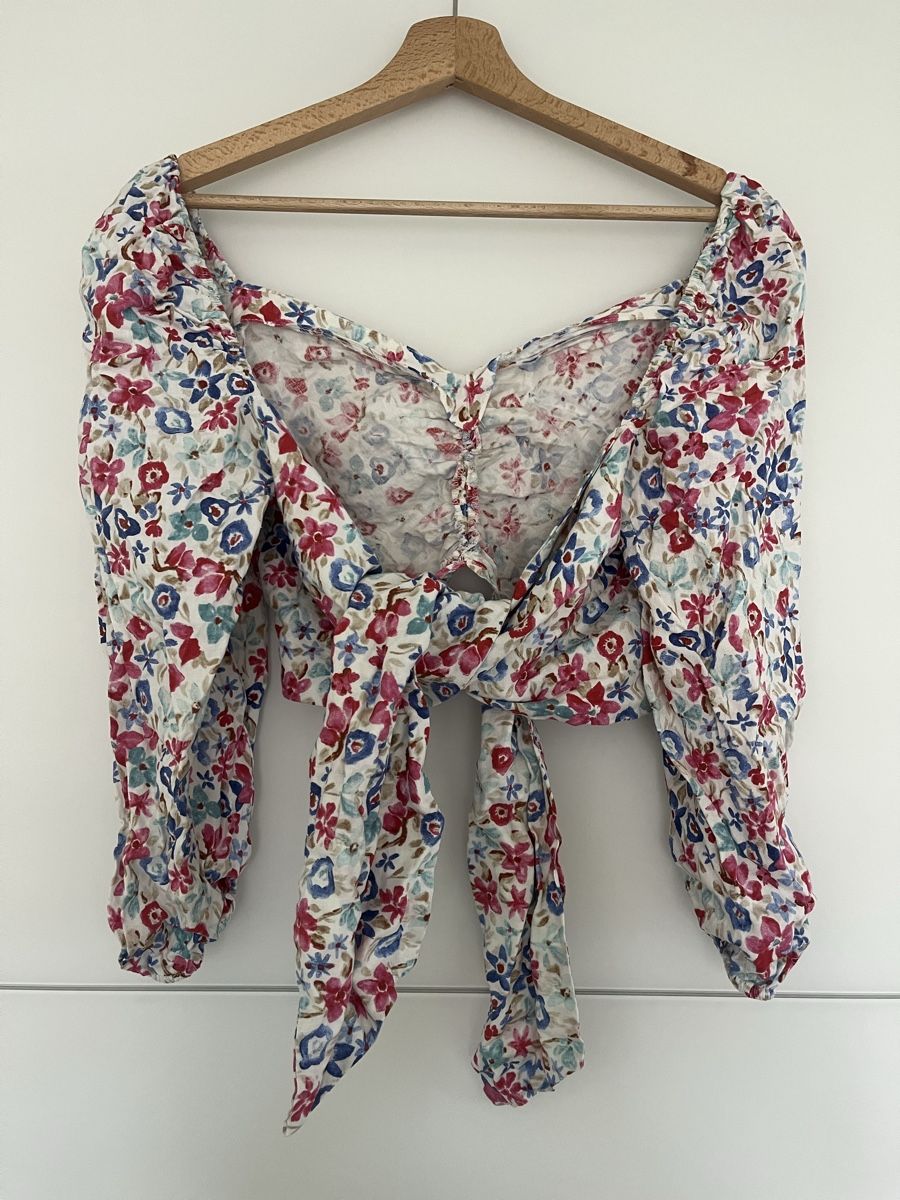 Zara Blusen: Zara Crop Top mit Blumenmuster, Grösse XS – Gebraucht aus Winterthur von nstau 1