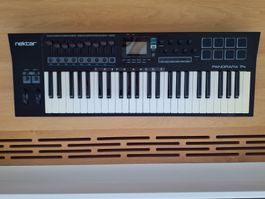 Nektar Panorama T4 Midi-Keyboard und Controller