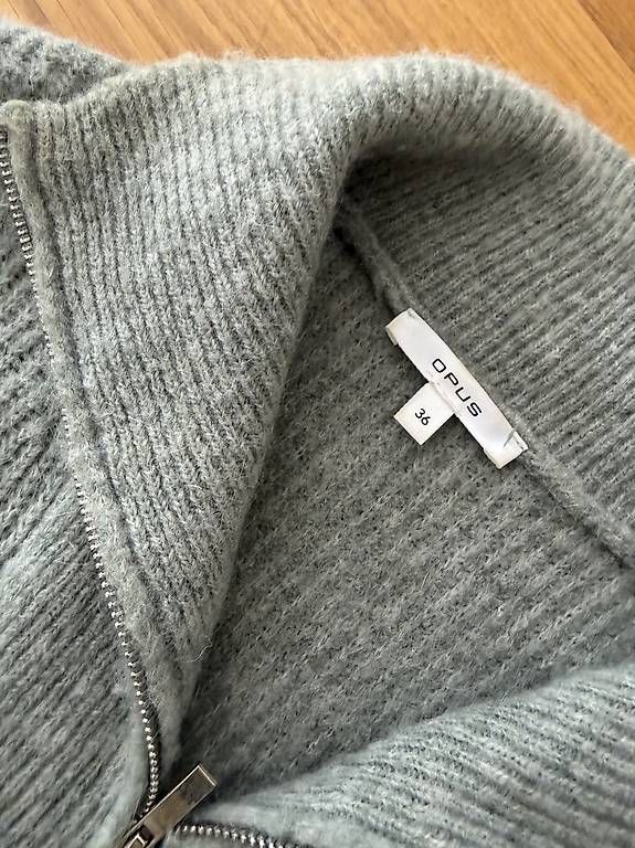 Maglioni & Felpe: Pulli ohne Ärmel Opus – Usato da Lignières venduto da Baby_Girl 1