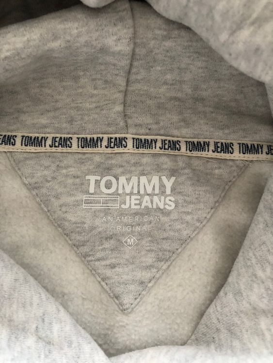 Pullover & Sweatshirts: Tommy Jeans Hoodie Grau, Grösse M, Damen – Gebraucht aus Menznau von sasna 2
