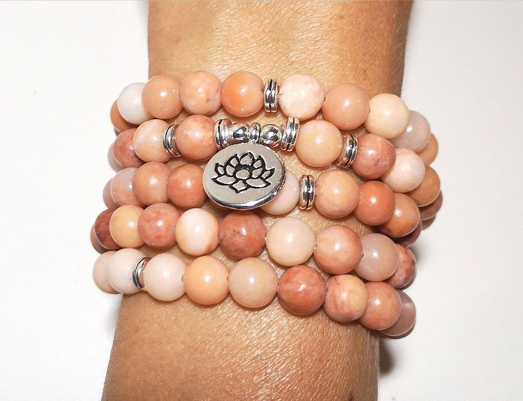 Bracciali & Braccialetti: 108 Mala Wrap Lotus Armk. - Spendenaktion – Nuovo (secondo la descrizione) da Unterkulm venduto da Nachtigall