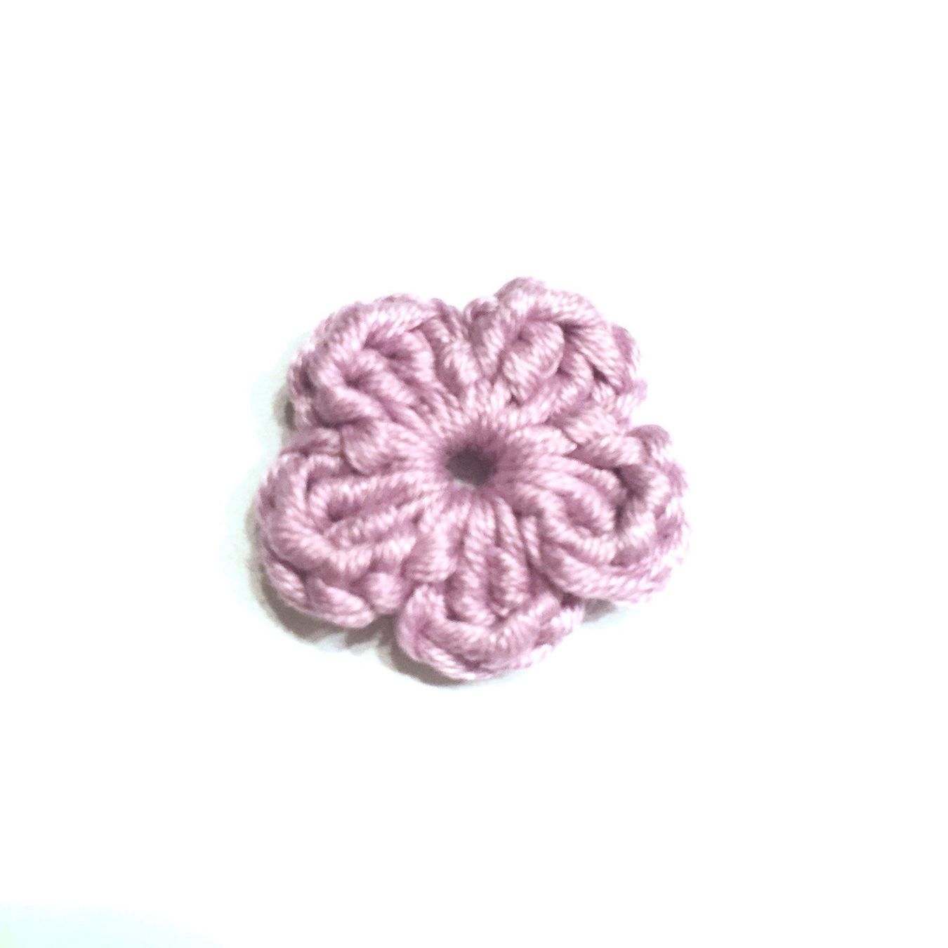 Toppe: 5x Blumen lila gehäkelt 25 mm – Nuovo e nell'imballaggio originale da Emmenbrücke venduto da swissmade-miracles 1