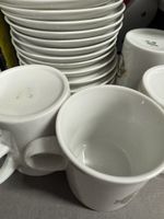 Service de 12 tasses et sous tasses à café