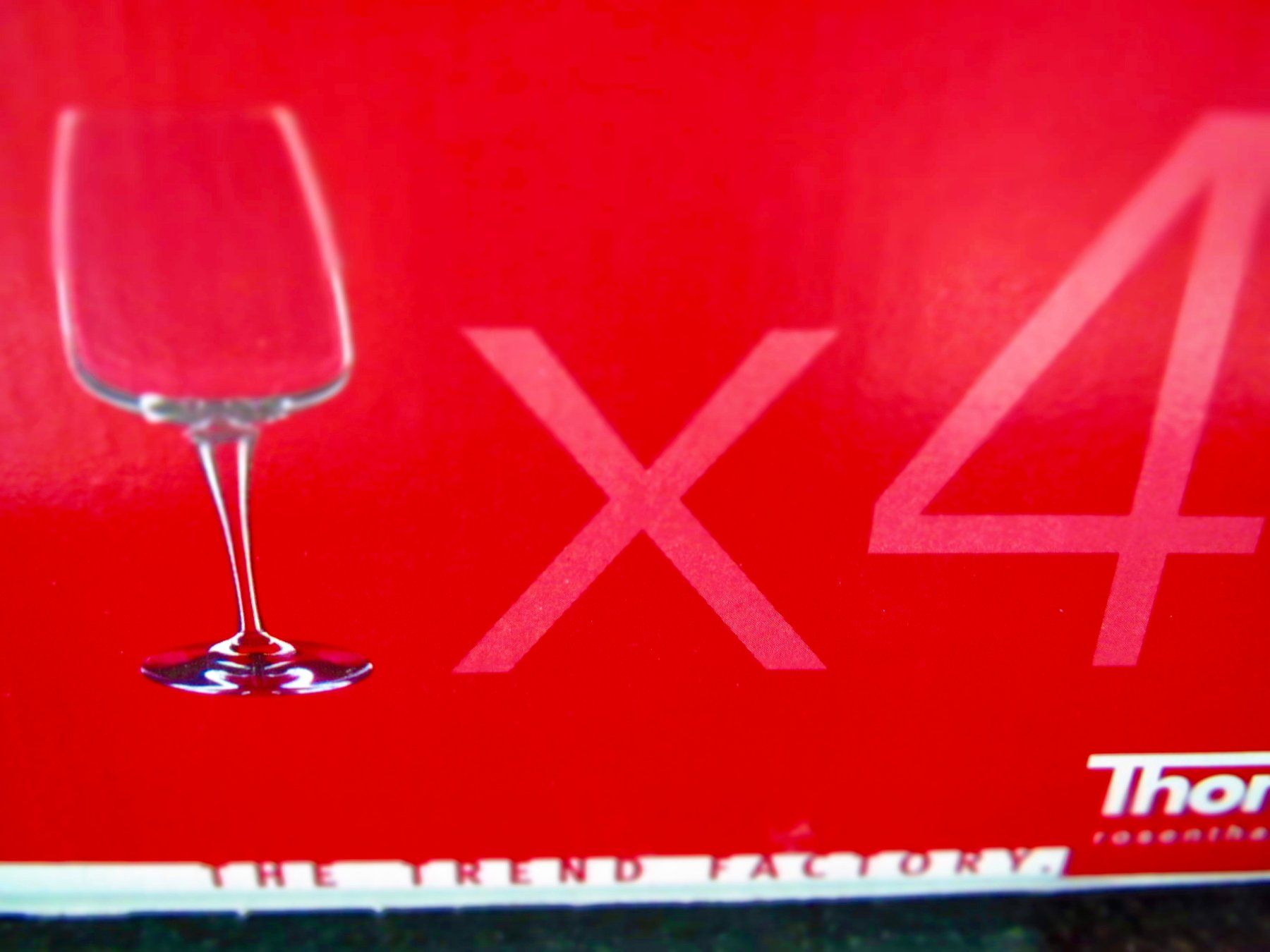 Gläser: 4 VERRES A VIN EN CRISTAL NEUF – Neu und originalverpackt aus Murten von Selliot