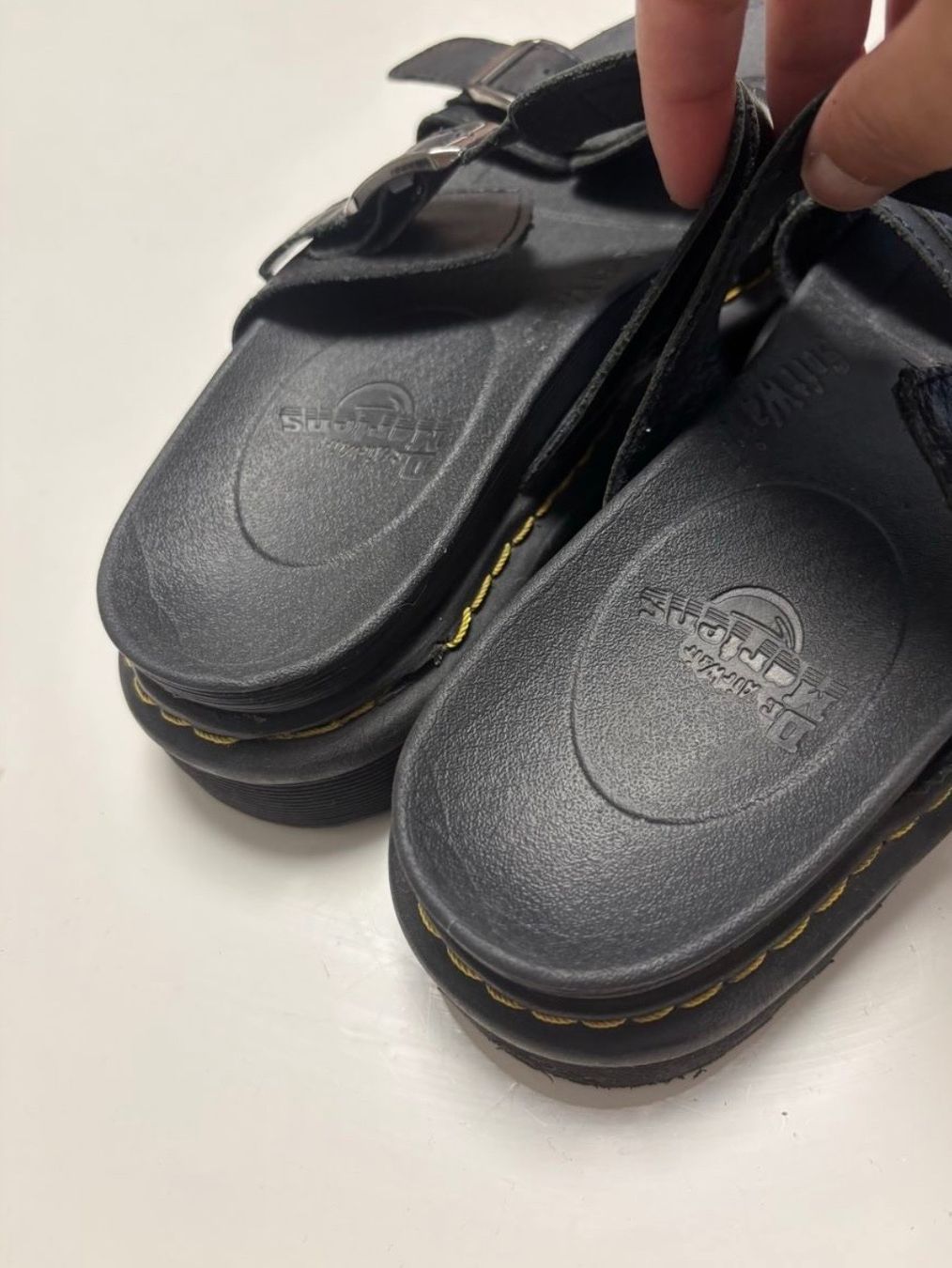 Dr. Martens Chaussures femmes: Sandalen Dr. Martens – D'occasion à Münchenbuchsee par princesas-2007 4