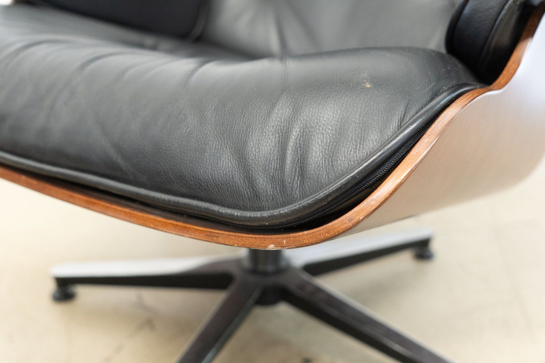 Poltrone: Cofemo Loungesessel mit Hocker, Leder Topzustand- Ref. 08/27 – Usato da Au ZH venduto da BrockiAu 9