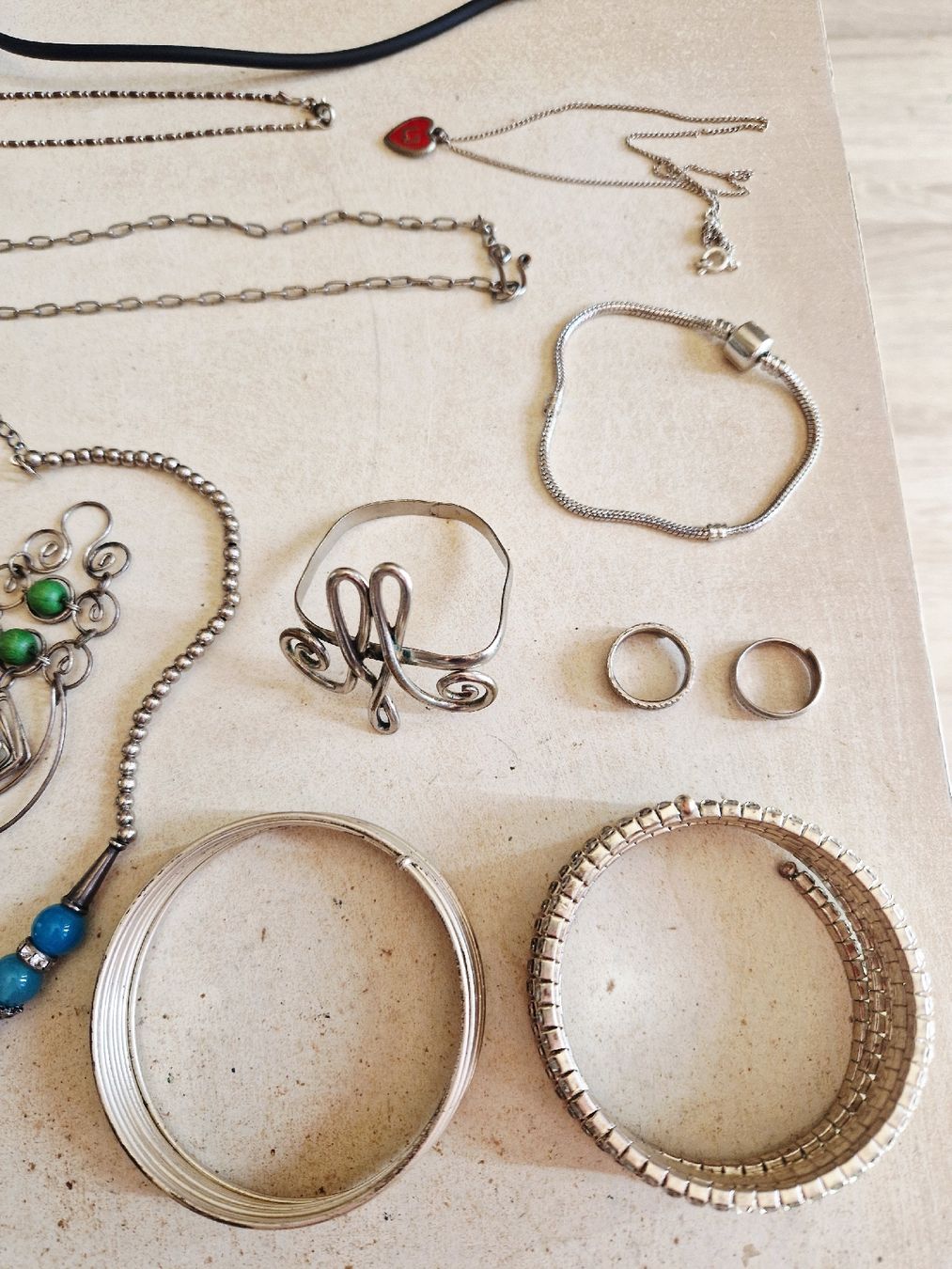 Altri gioielli: Lot de bijoux variés  – Usato da Undervelier venduto da Tufitufi7 3