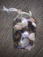 Edelsteine verschiedene in einem Sack 