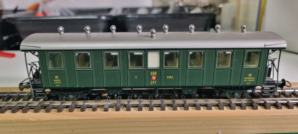 Liliput L383306 – Voiture Voyageurs SNCF ép.III, HO, 2 Cl Type B9, état Neuf