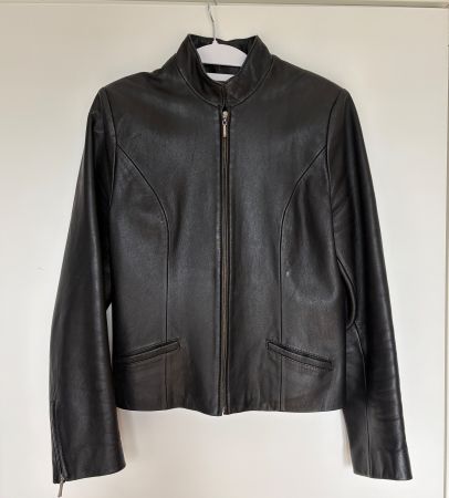 Schwarze Bikerjacke Leder minimalistisch XS S zip
