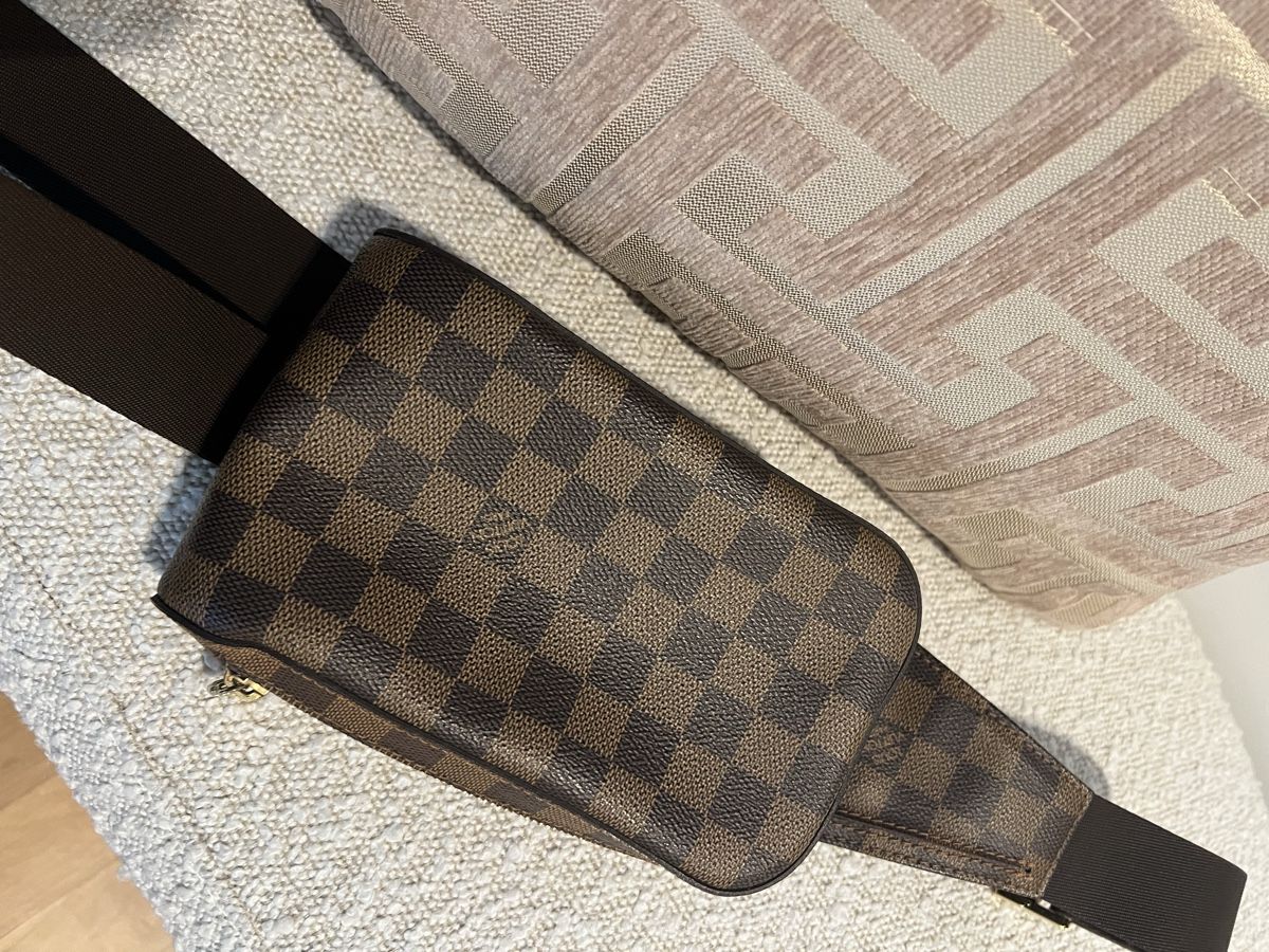 Louis Vuitton Borse: Geronimos - Louis Vuitton - Schultertasche / Bauchtasche – Usato da Altendorf venduto da wqv_97 7
