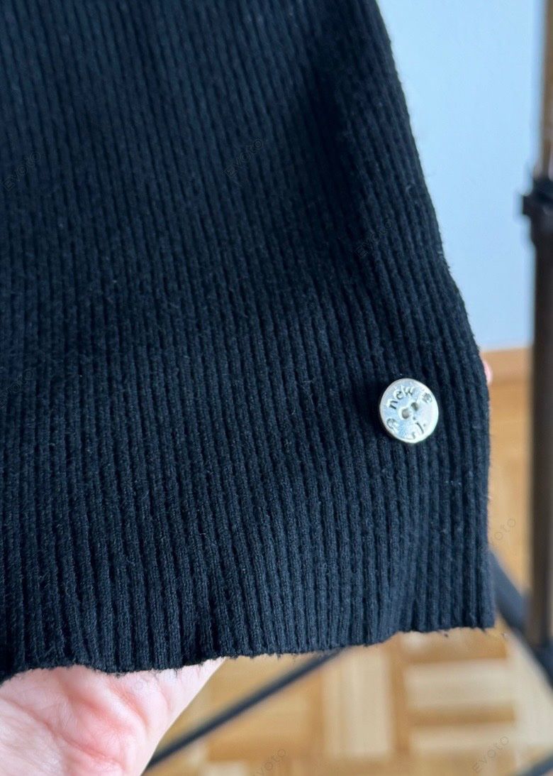 Pulls & Sweat-shirts: Pullover mit kurzen Ärmeln aus Wolle. – D'occasion à Schaffhausen par R_Muzh 1