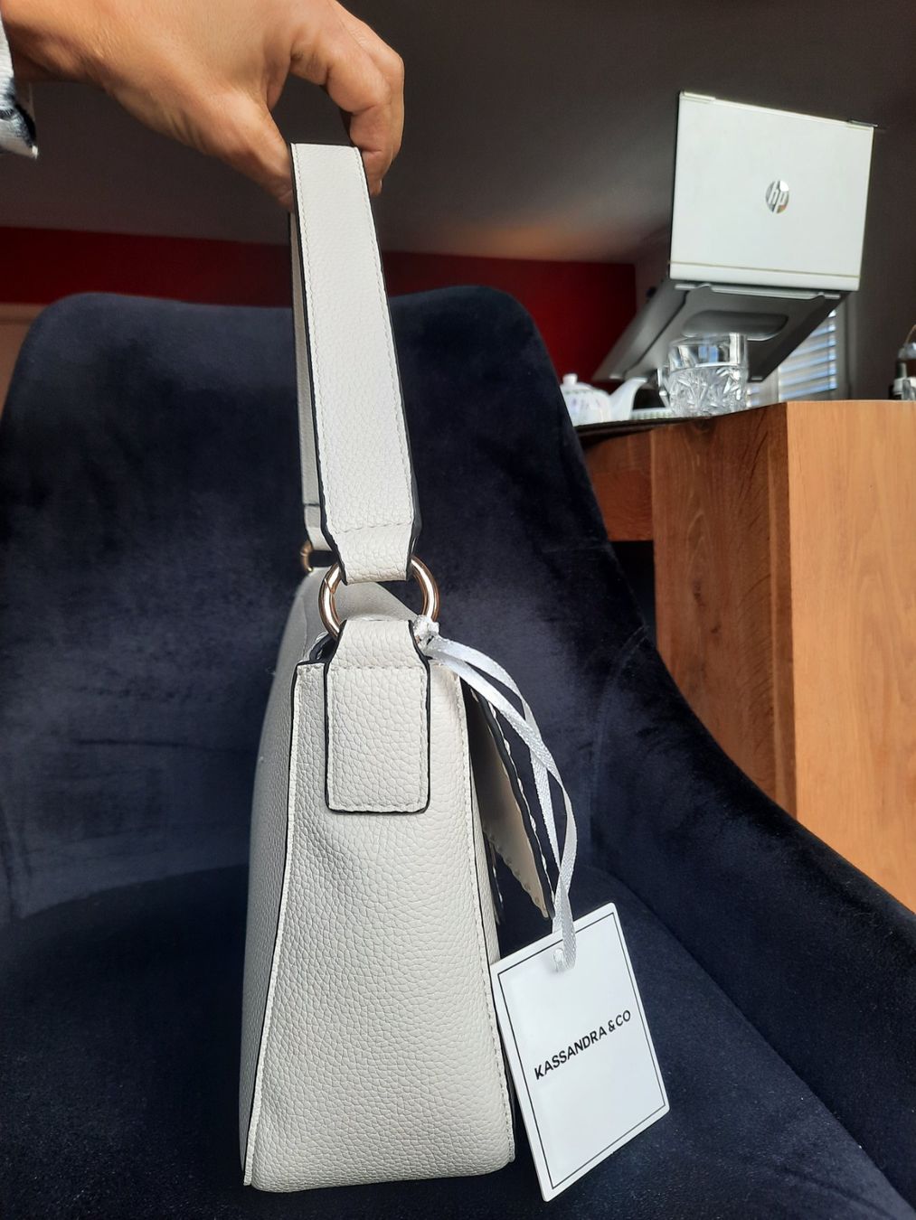 Taschen für Damen: KASSANDRA & CO  Damen Tasche ***NEU*** – Neu und originalverpackt aus Buchs SG von miska01 4
