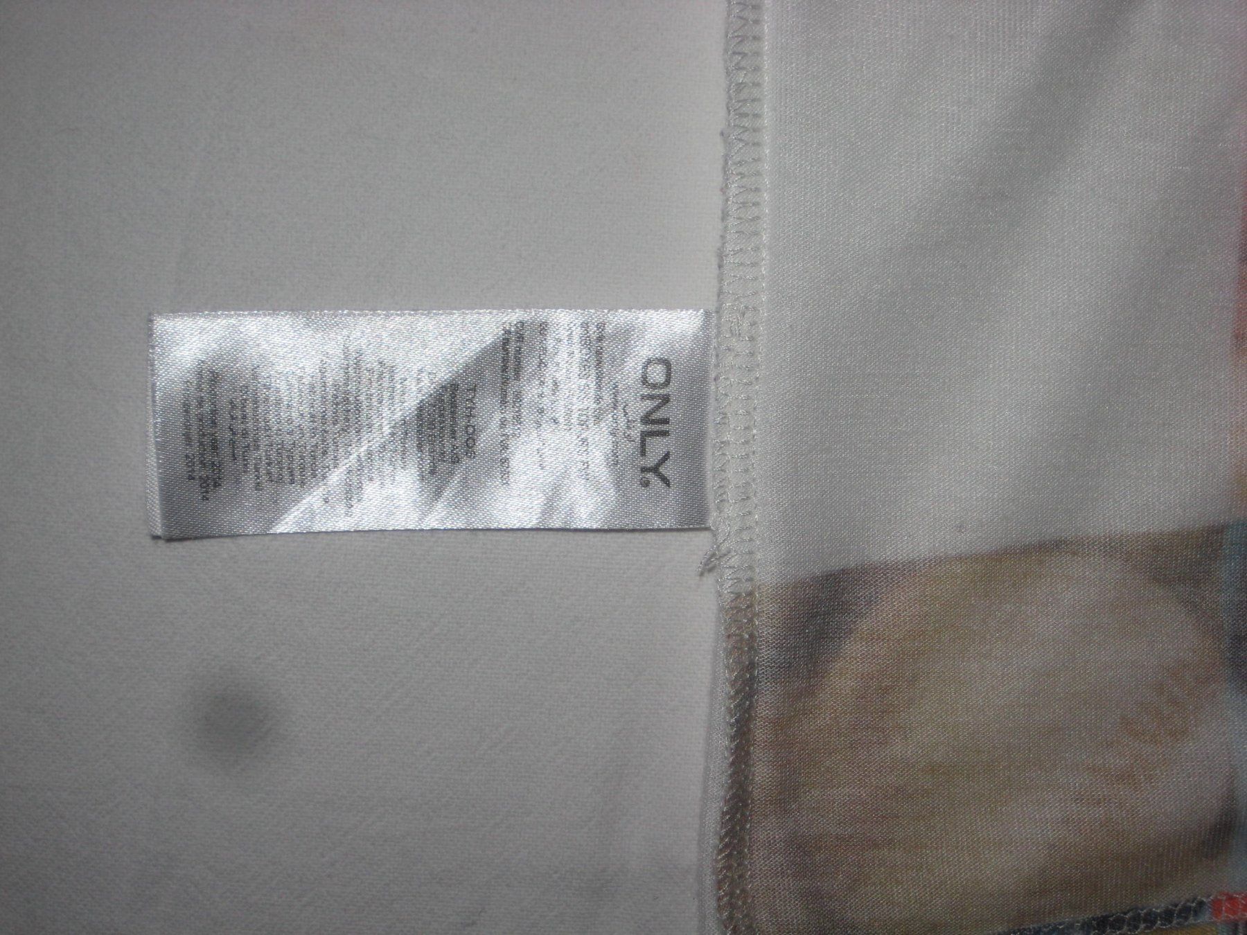 Only Tops: Top weiss mit Bilder Grösse S Marke ONLY – Neu (gemäss Beschreibung) aus Füllinsdorf von Schlupp 3