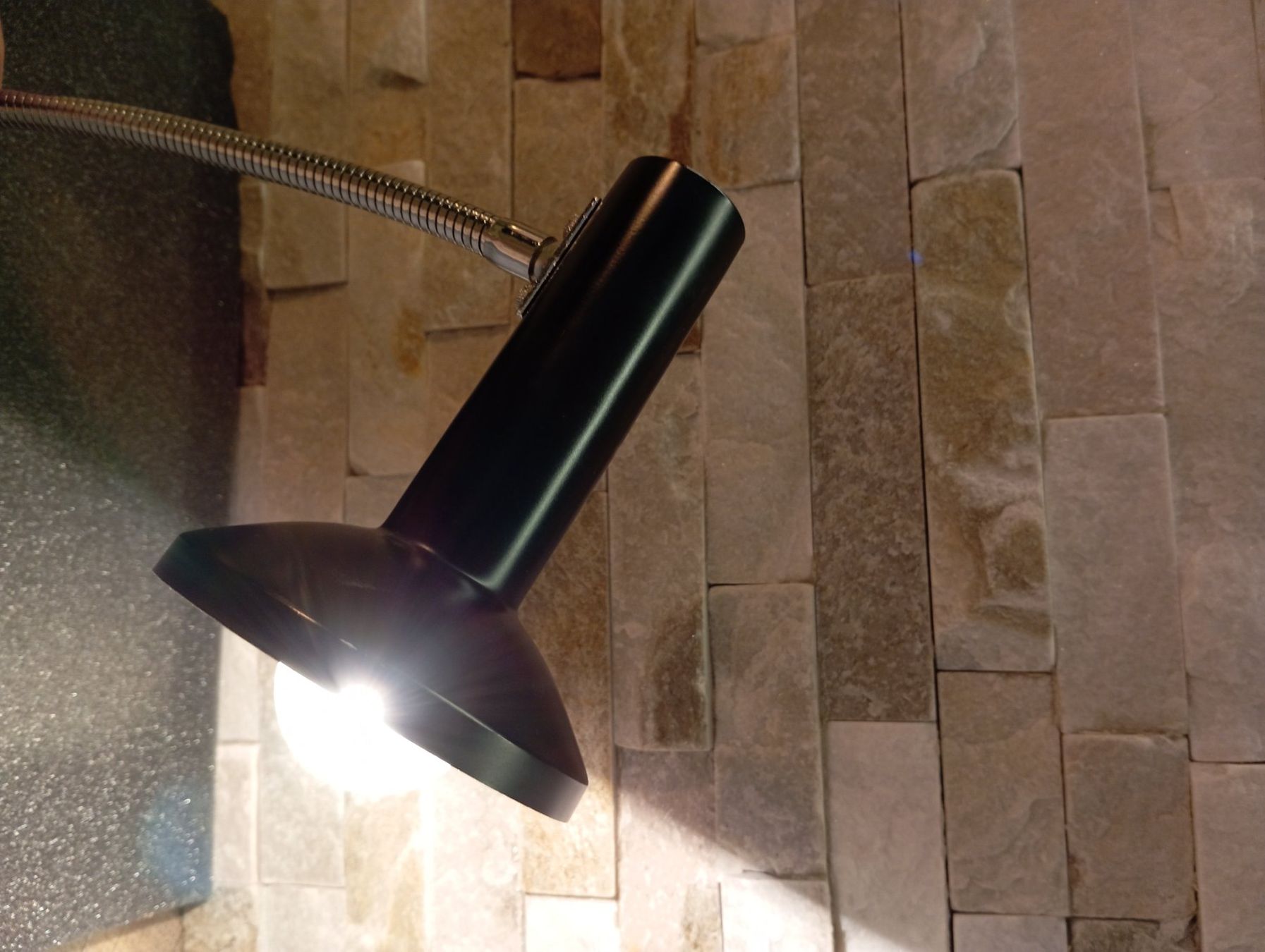 Lampade: Alte Schwanenhals Leuchte – Usato da Giswil venduto da Zumdesign 1