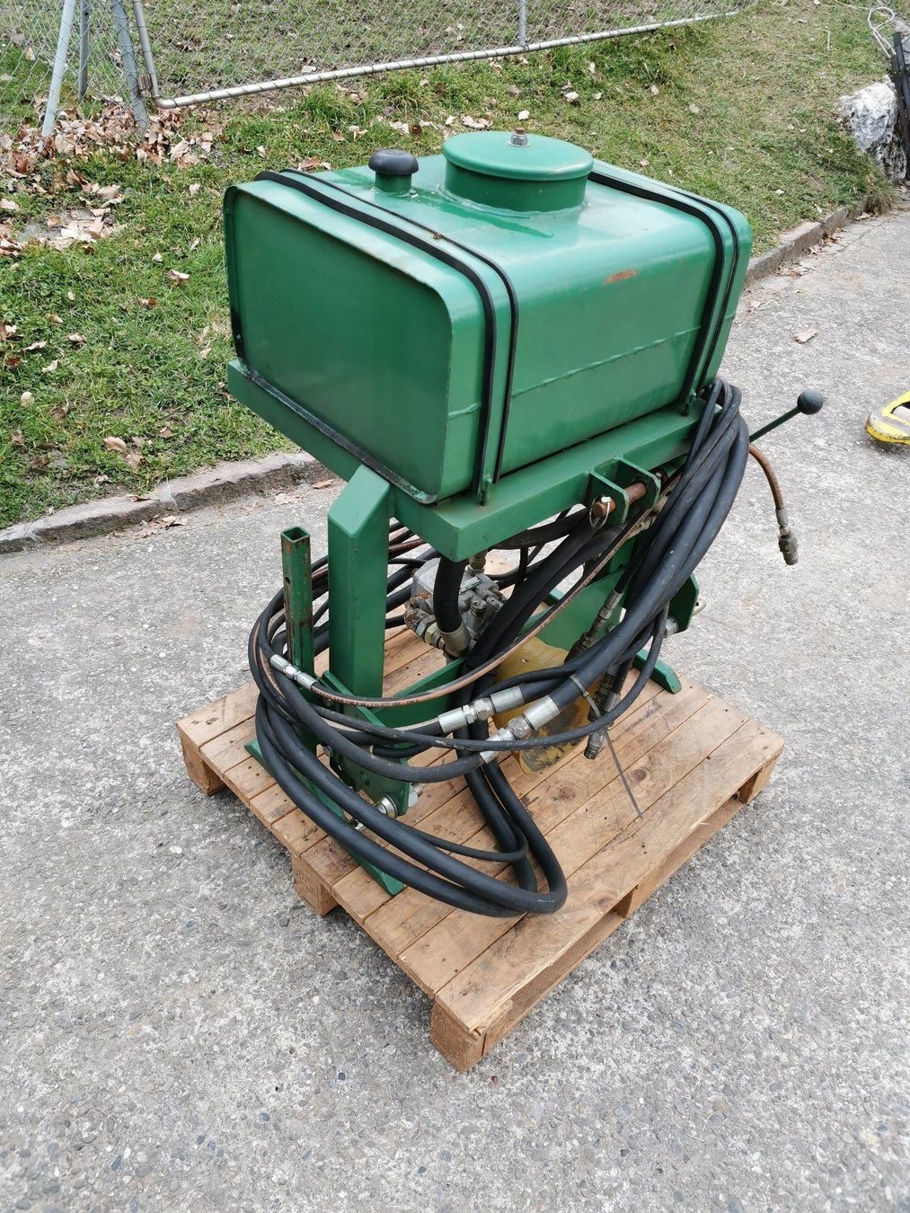 Tutte le macchine: Hydraulik Aggregat 3 Punkt Anbau – Usato da Schenkon venduto da Steyr30 1
