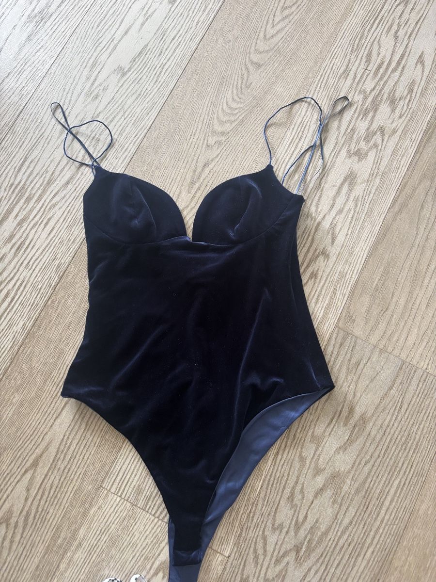 Top: Zara body – Nuovo (secondo la descrizione) da Kilchberg ZH venduto da Meiersales