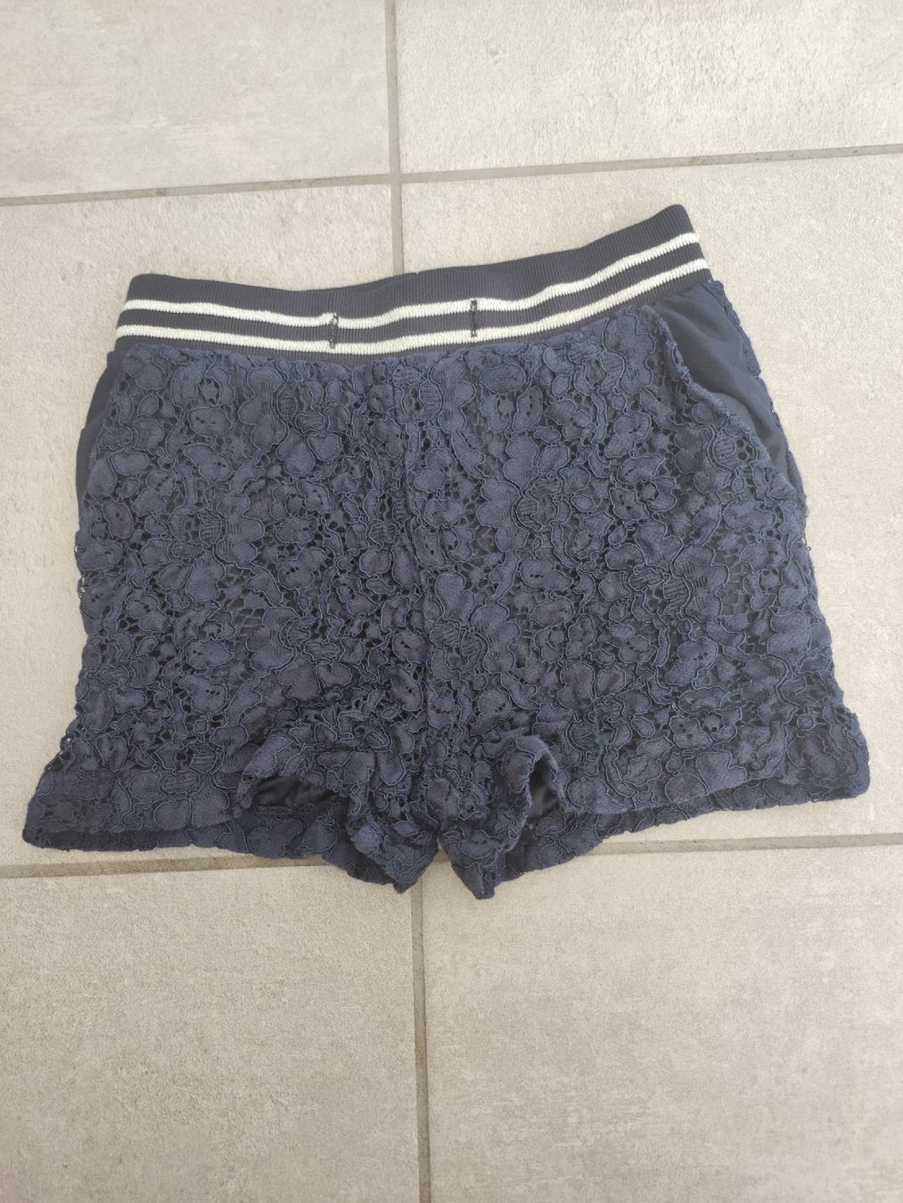 Only Hosen: Mädchen Shorts, Only, Gr 110/116 – Gebraucht aus Crissier von ref_zxl9