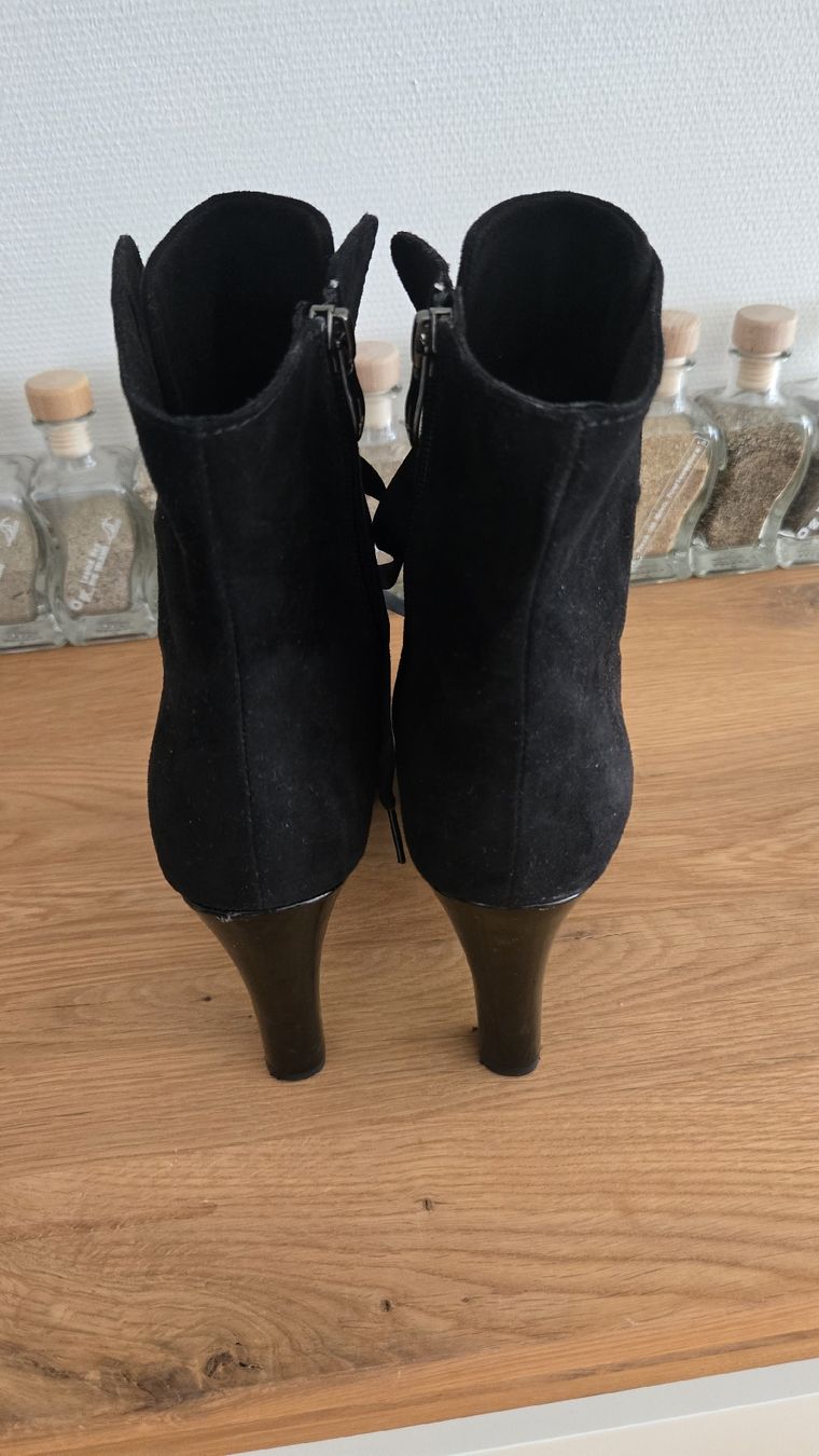 Damenschuhe: 1x getragene schwarze Stiefeletten - Grösse 39 – Neu (gemäss Beschreibung) aus Münchenbuchsee von toviloa 2